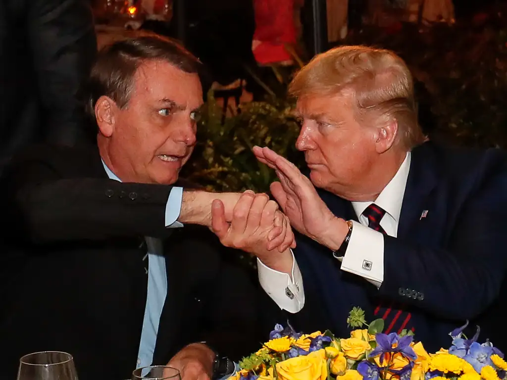 Política de Trump para expulsão de latinos é apoiada por Bolsonaro