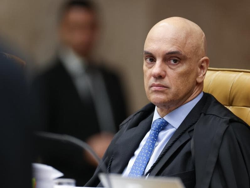 Moraes cobra convite formal de Bolsonaro para posse de Trump