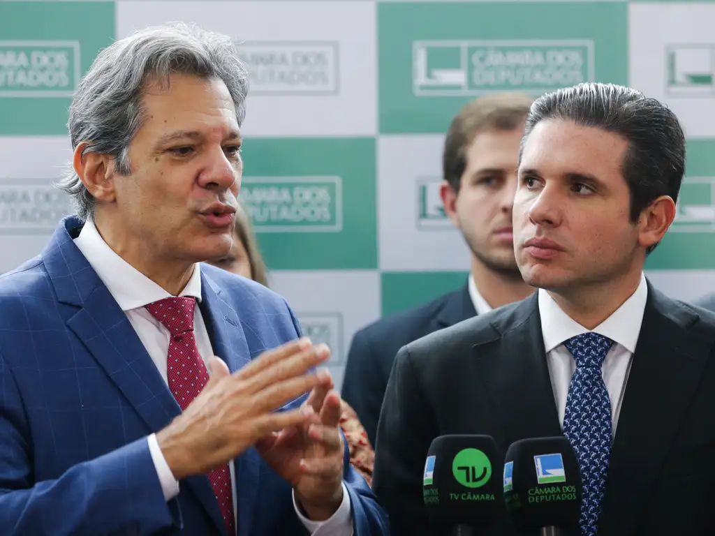 Hugo Motta: Haddad é "grata surpresa", mas governo tem "vacilado"