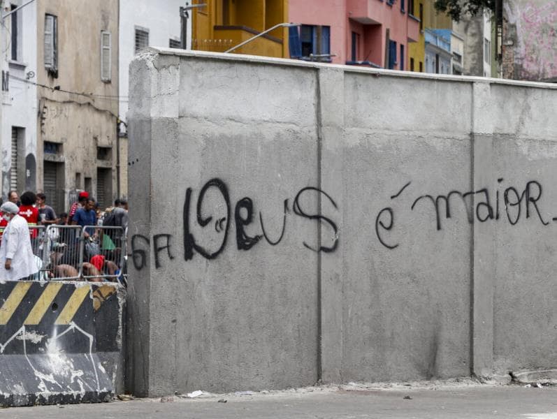 Psol vai ao Supremo solicitar retirada do muro ao redor da Cracolândia