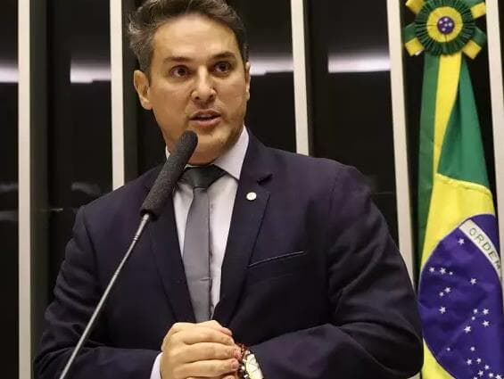 Hugo Motta recebe líder da oposição para tratar de presos de 8 de janeiro