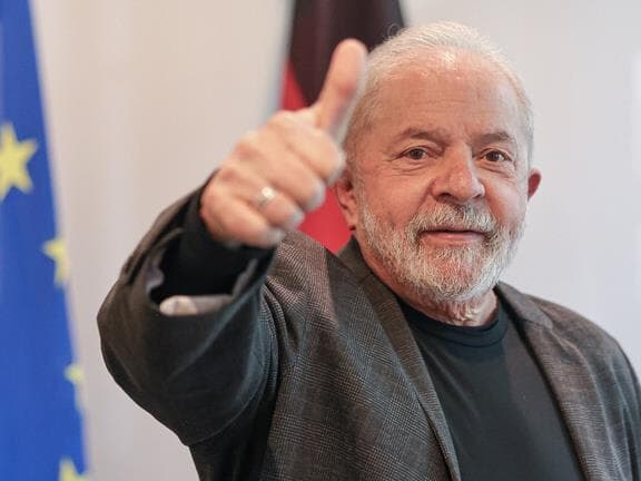 Exames de Lula estão dentro da normalidade, informa hospital