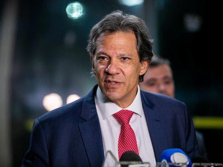 Plano Safra é a "primeira providência" contra a inflação, diz Haddad