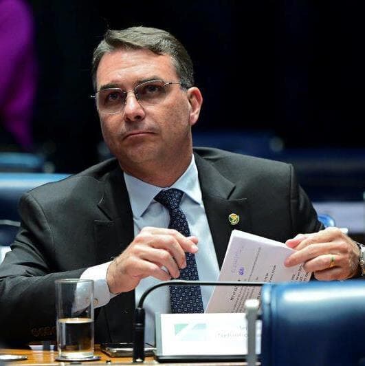 Senador Flávio Bolsonaro define prioridades na Comissão de Segurança