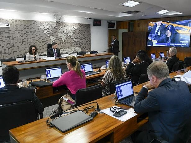 Conselho de Comunicação discute celular em escola e vídeo sob demanda