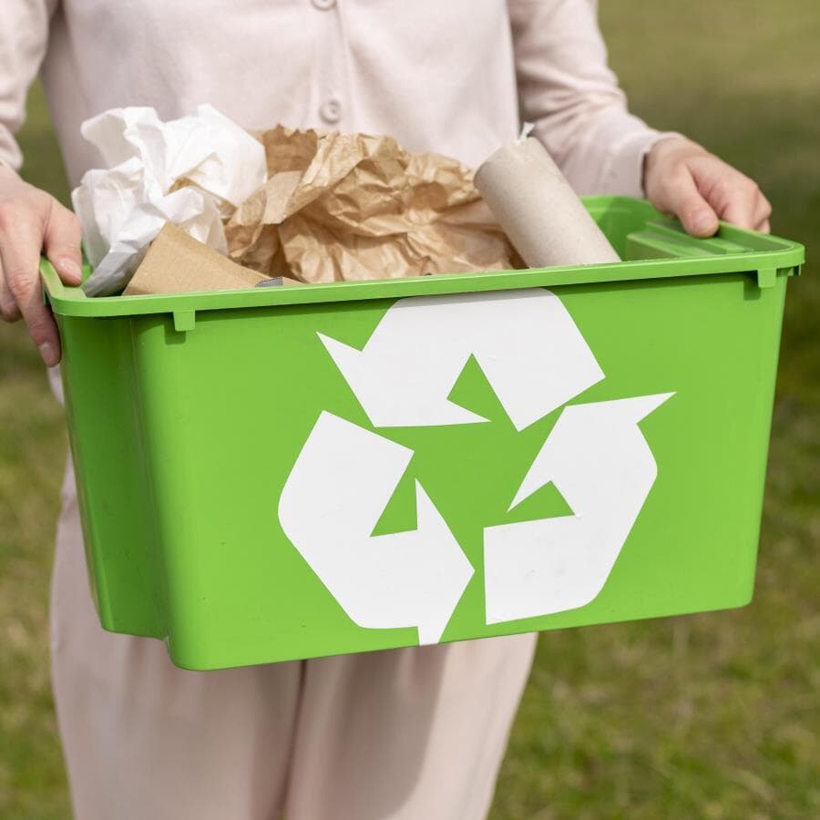 Projeto cria programa de reciclagem e abatimento na conta de luz e água. - Freepik