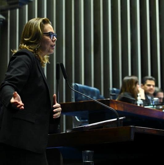 A senadora Leila Barros (PDT-DF), discursando na tribuna - Andressa Anholete/Agência Senado