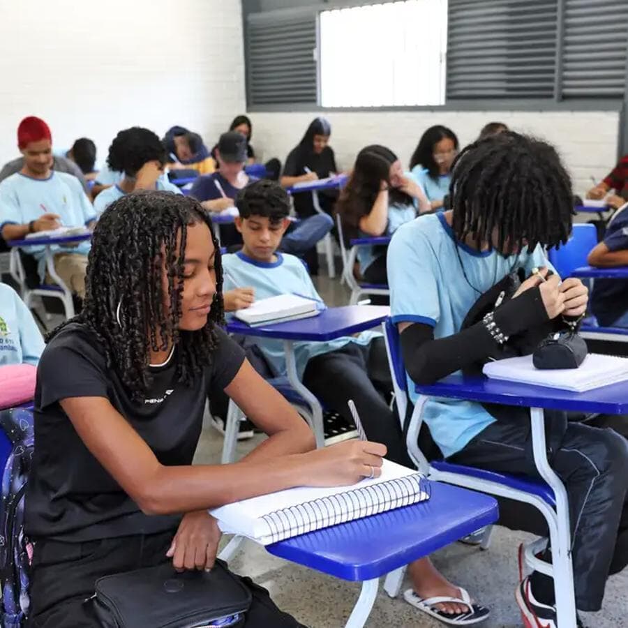 Bom desempeho do Enem pode ser requisito para receber o benefício - Antônio Cruz/Agência Brasil
