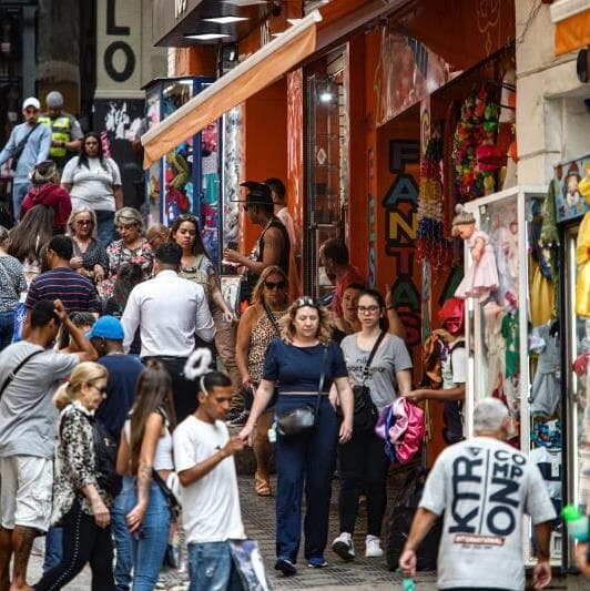 Comércio varejista teve leve retração no volume de vendas em janeiro - Paulo Pinto/Agência Brasil