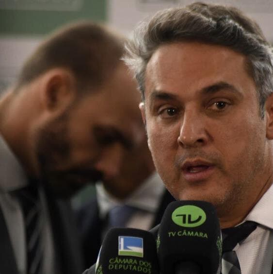O deputado Zucco (PL-RS) é o nome cotado para assumir a Comissão de Relações Exteriores da Câmara dos Deputados, após Eduardo Bolsonaro (PL-SP) anunciar que ficará nos Estados Unidos - Andre Violatti/Ato Press/Folhapress