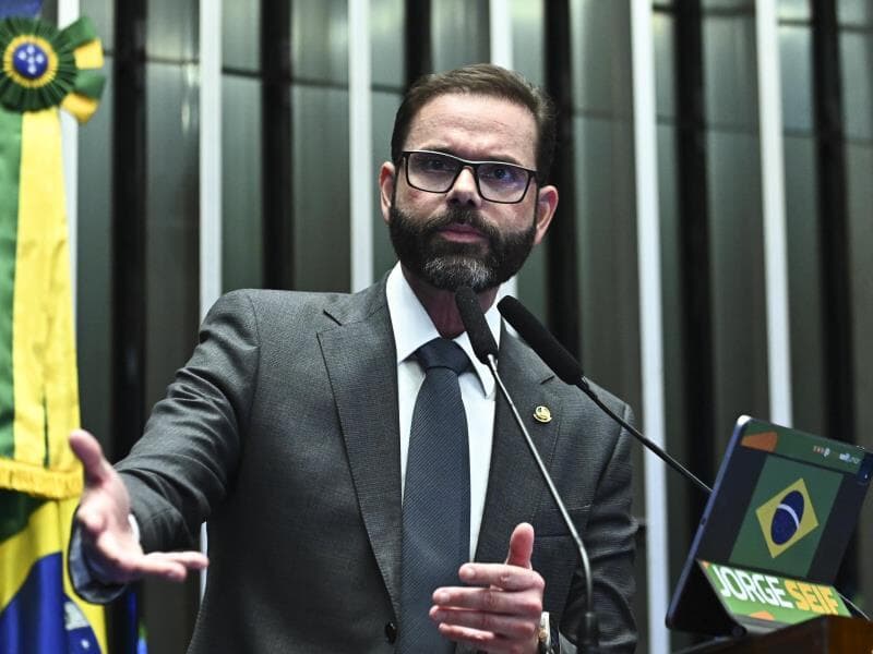Senador busca reverter decisão do governo que zerou a alíquota de importação da sardinha em conserva, alegando risco para o setor pesqueiro nacional. - Andressa Anholete/Agência Senado