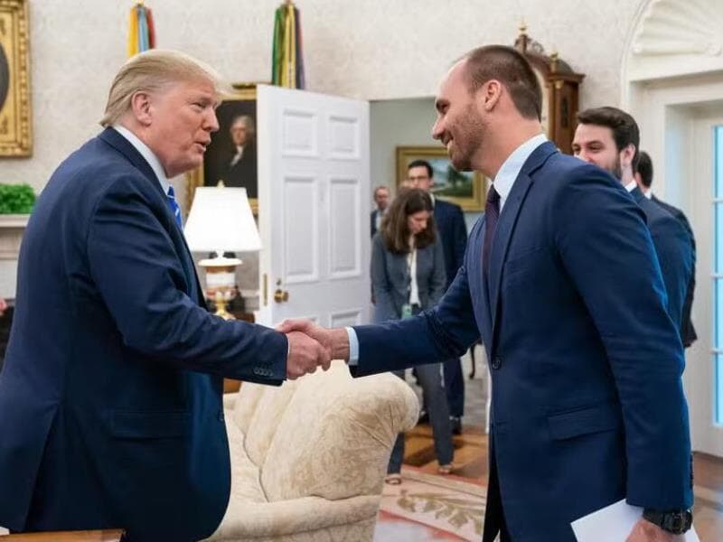 Eduardo Bolsonaro em encontro com Trump durante o governo de Jair Bolsonaro -  Joyce N. Boghosian/Casa Branca