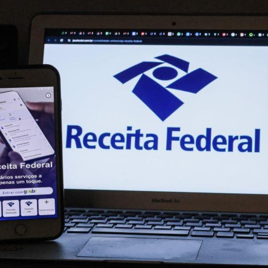 Contribuinte pode acessar o site da Receita Federal para checar se tem alguma restituição a receber. - Rodney Costa/Zimel Press/Folhapress