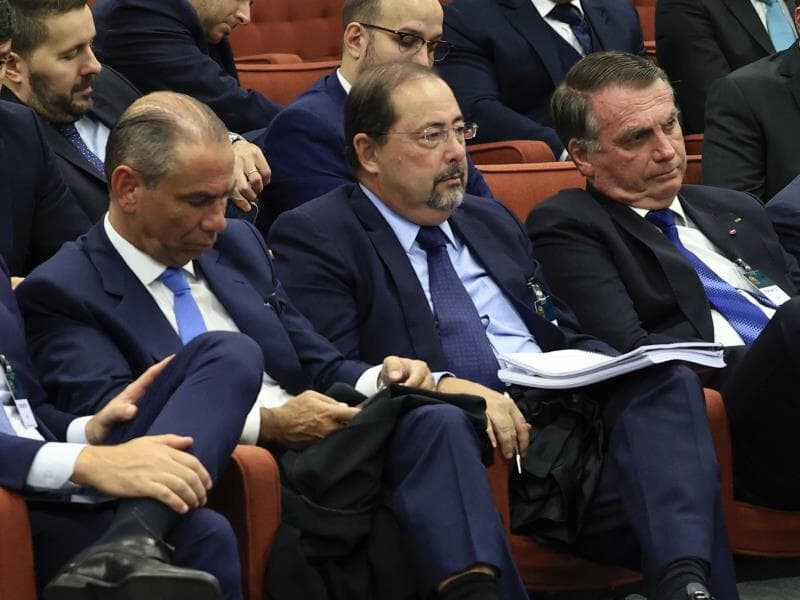 Advogado José Luis Mendes de Oliveira Lima, advogado Celso Sanchez Vilardi e ex-presidente Jair Bolsonaro - Rosinei Coutinho/STF