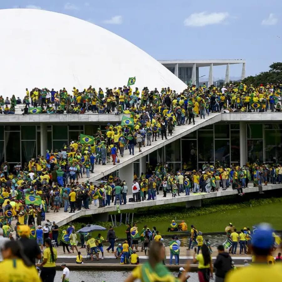 Milhares de pessoas invadiram e depredaram o Congresso, o Supremo e o Palácio do Planalto em 8 de janeiro de 2023 - Marcelo Camargo/Agência Brasil