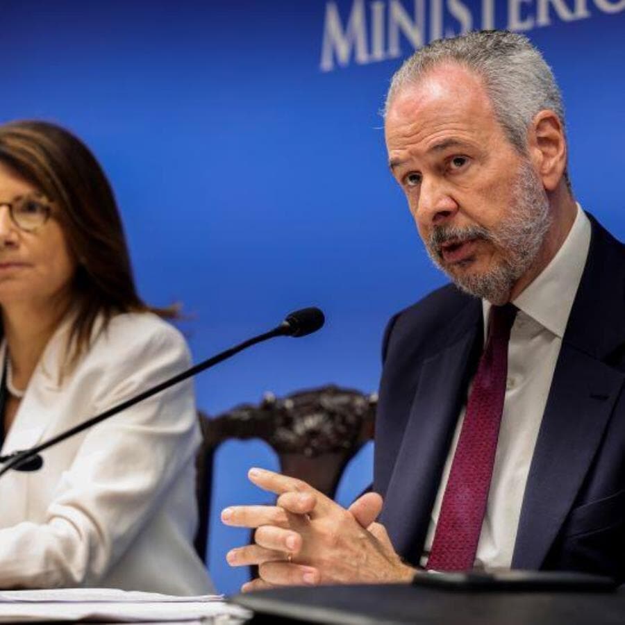 O presidente da COP30, André Corrêa do Lago, ao lado da CEO da conferência, Ana Toni. - Fabio Rodrigues-Pozzebom/Agência Brasil