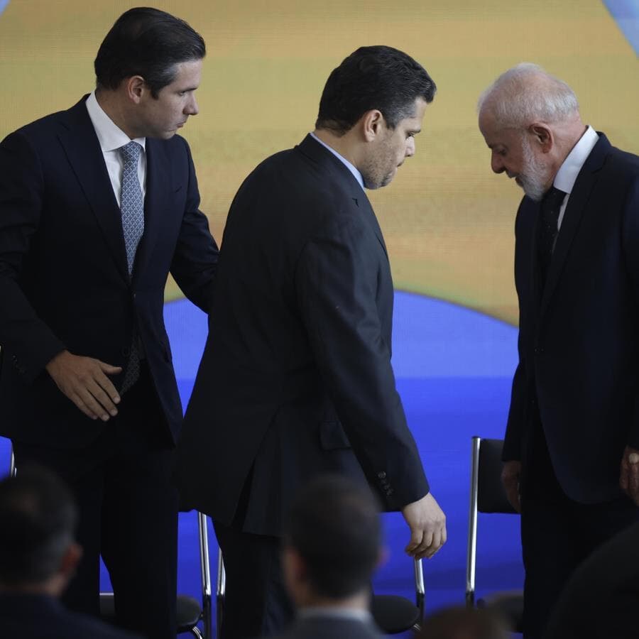 Hugo Motta (Republicanos-PB) e Davi Alcolumbre (União Brasil-AP), com Lula. - Pedro Ladeira/Folhapress