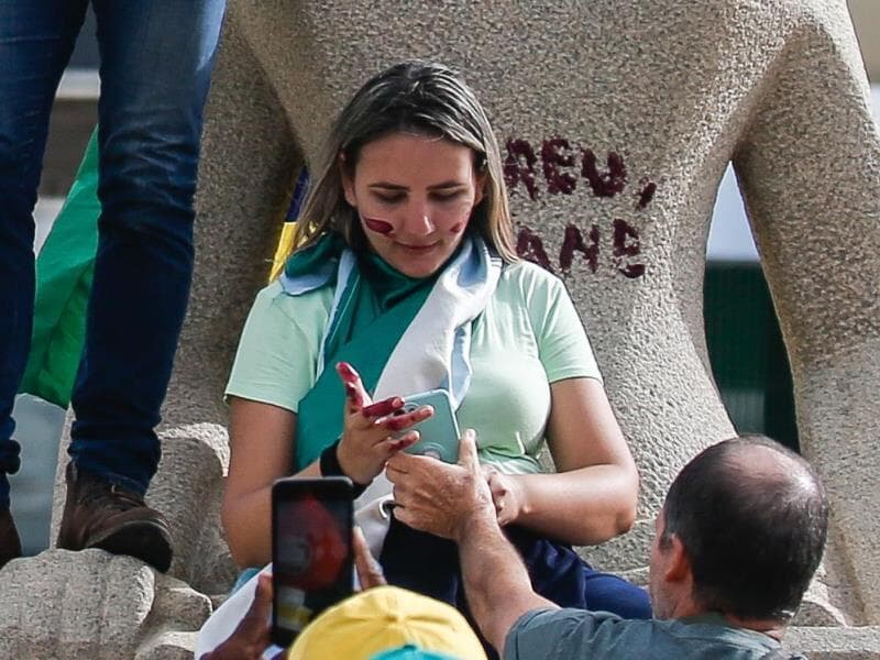 Débora afirma que não teria pichado a estátua se soubesse do seu valor, estimado em R$ 2 milhões. - Gabriela Biló /Folhapress