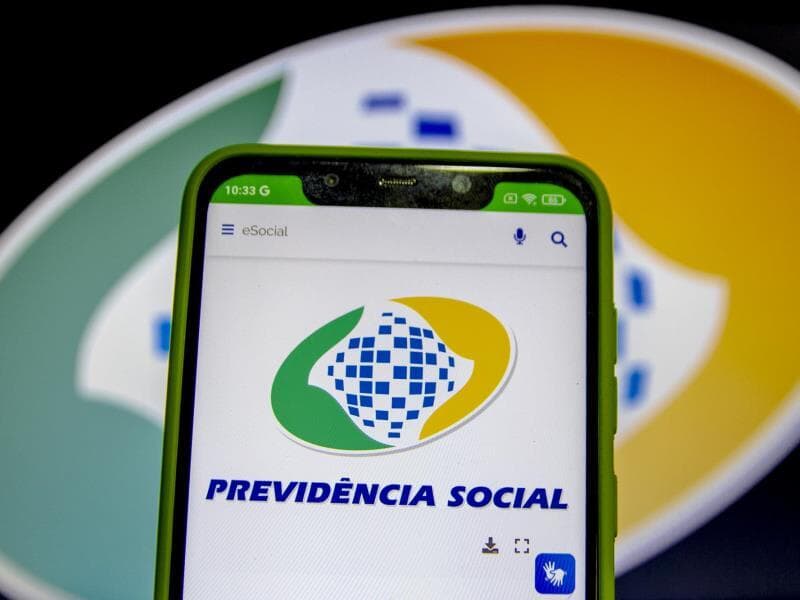 Antecipação do 13º salário para aposentados do INSS será feira de forma escalonada. - Adriana Toffetti/Ato Press/Folhapress