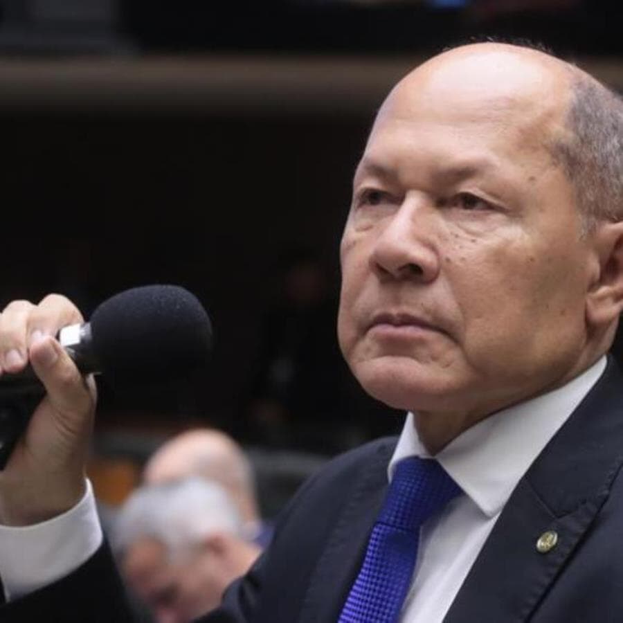 Coronel Chrisóstomo foi o responsável pela colega das assinaturas para a comissão parlamentar de inquérito - Bruno Spada/Agência Câmara