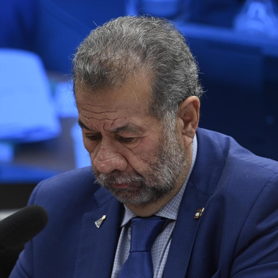 Lupi pediu demissão do Ministério da Previdência nesta sexta (2). - Mateus Bonomi/AGIF/Folhapress