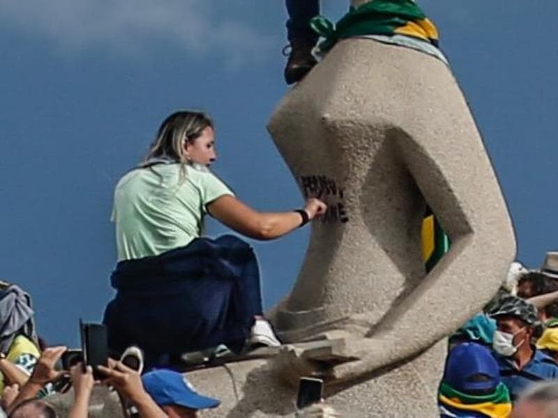 Débora ficou conhecida por pichar a estátua "A Justiça" durante os ataques de 8 de janeiro. - Gabriela Biló/Folhapress