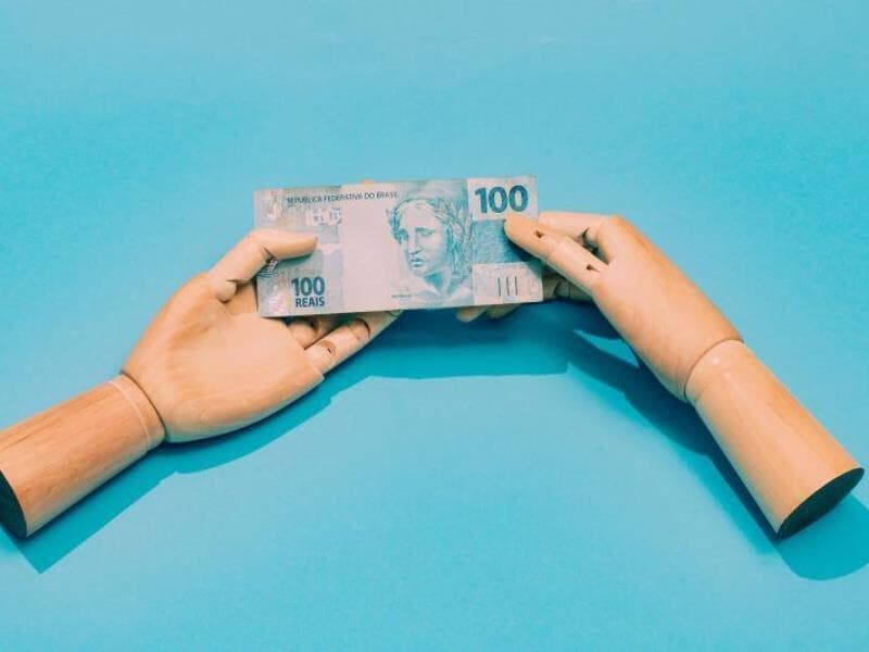 Renda média dos brasileiros supera o patamar pré-pandemia em 3,3%, segundo o IBGE. - Gabriel Cabral/Folhapress
