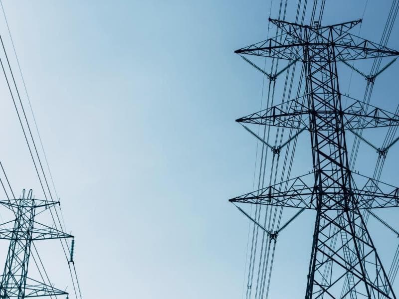 Projeto obriga concessionárias de energia a terem planos para ondas de calor. - Freepik