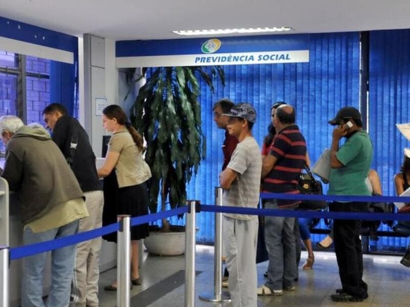 Fila no INSS - Antônio Cruz/Agência Brasil