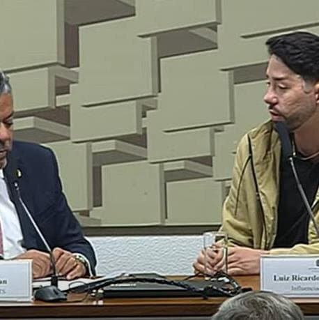 O presidente da CPI, senador Hiran Gonçalves, e o depoente, Rico Melquíades - Reprodução/Youtube