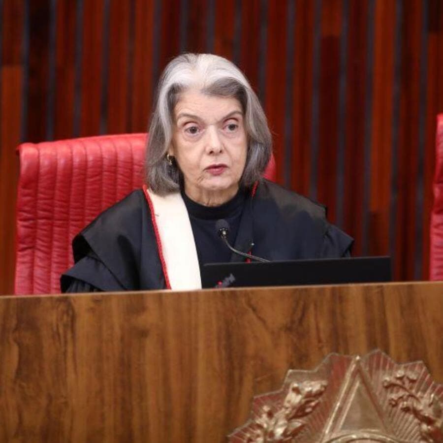 Democracia brasileira "exige a participação de todos os cidadãos", disse a ministra Cármen Lúcia. - Luiz Roberto/TSE