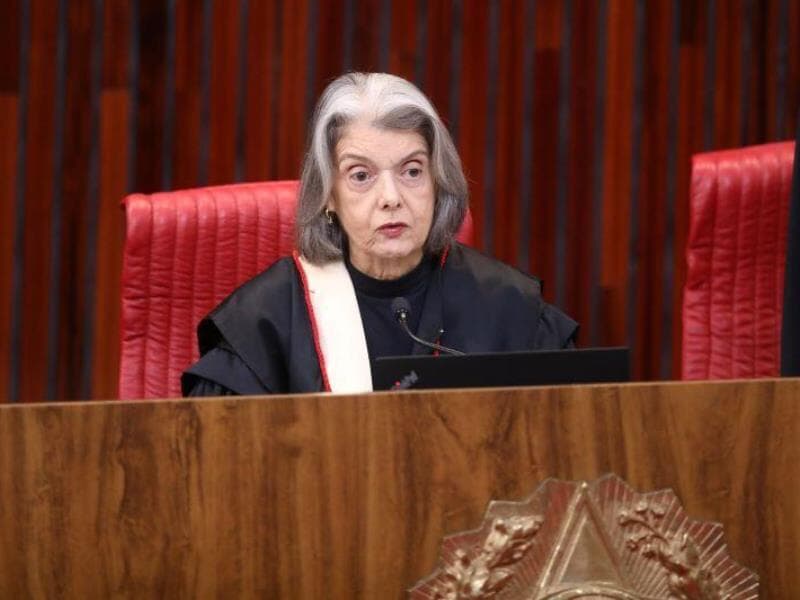 Democracia brasileira "exige a participação de todos os cidadãos", disse a ministra Cármen Lúcia. - Luiz Roberto/TSE
