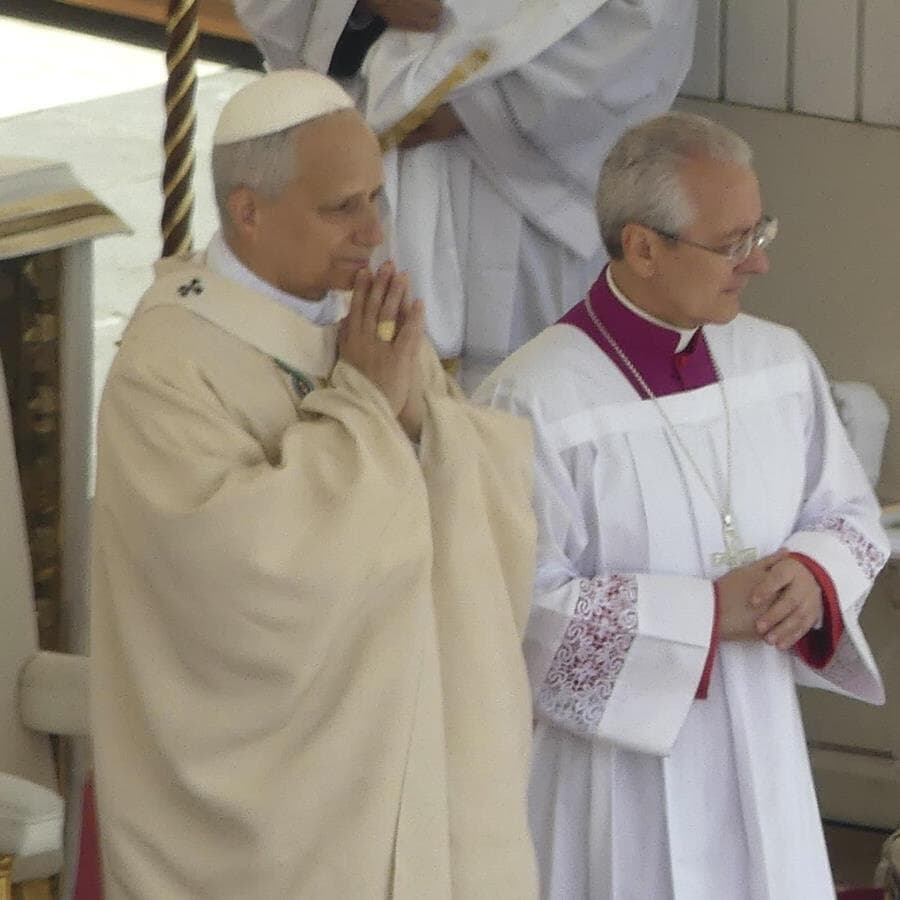 Na Praça de São Pedro, novo pontífice exorta Igreja a ser fermento de fraternidade e reconciliação -  Julia Mineeva/Thenews2/Folhapress