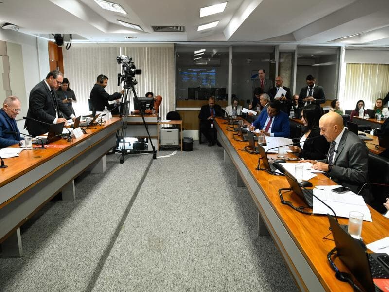 Comissão de Meio Ambiente (CMA) realiza reunião para deliberar sobre o PL 2.159/2021. - Carlos Moura/Agência Senado