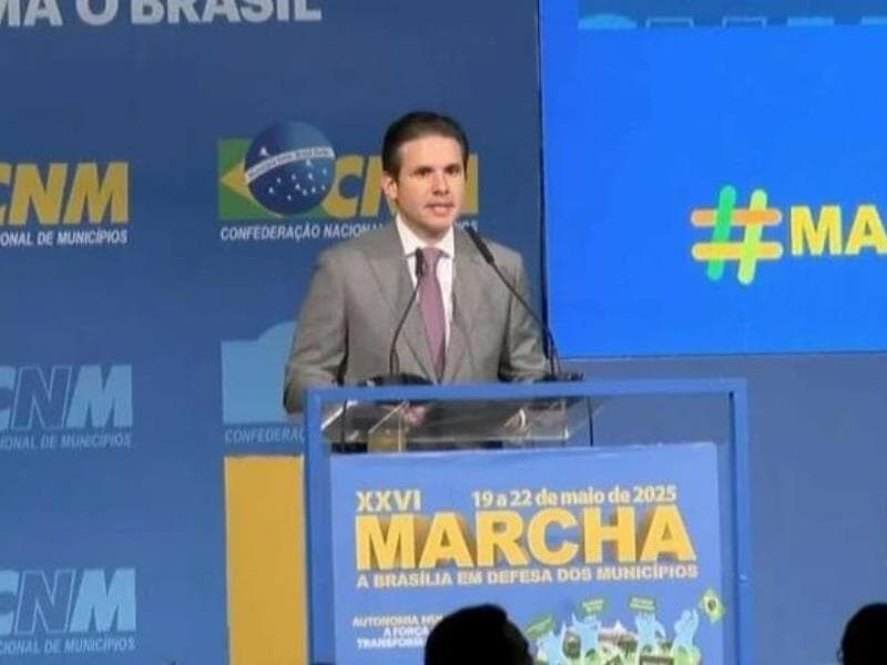 Hugo Motta participa da abertura da 26ª Marcha a Brasília e reafirma apoio às demandas dos municípios. - Ascom/CNM