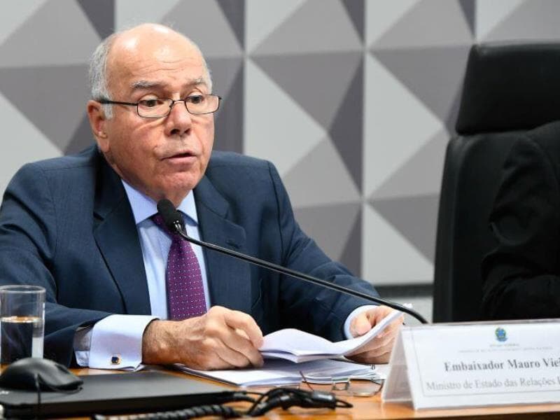 O ministro das Relações Exteriores, Mauro Vieira, em sessão da Comissão de Relações Exteriores do Senado. - Carlos Moura/Agência Senado