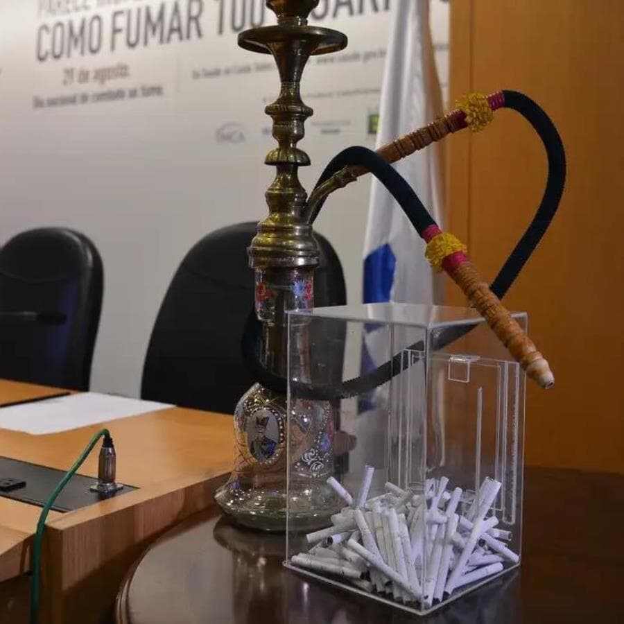Medida prevê restrição do uso a tabacarias e proíbe acesso de menores a esses locais. - Valter Campanato/Agência Brasil