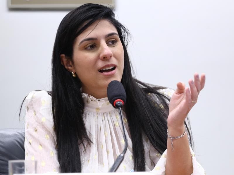 Chris Tonietto: suporte nutricional ajuda na recuperação dos pacientes. - Vinicius Loures/Câmara dos Deputados