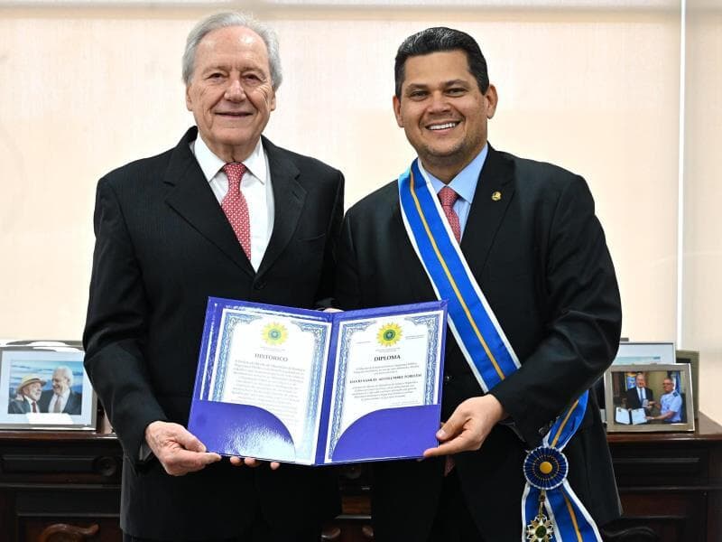 Entrega da Medalha da Ordem do Mérito para o senador Davi Alcolumbre. - Isaac Amorim/MJSP