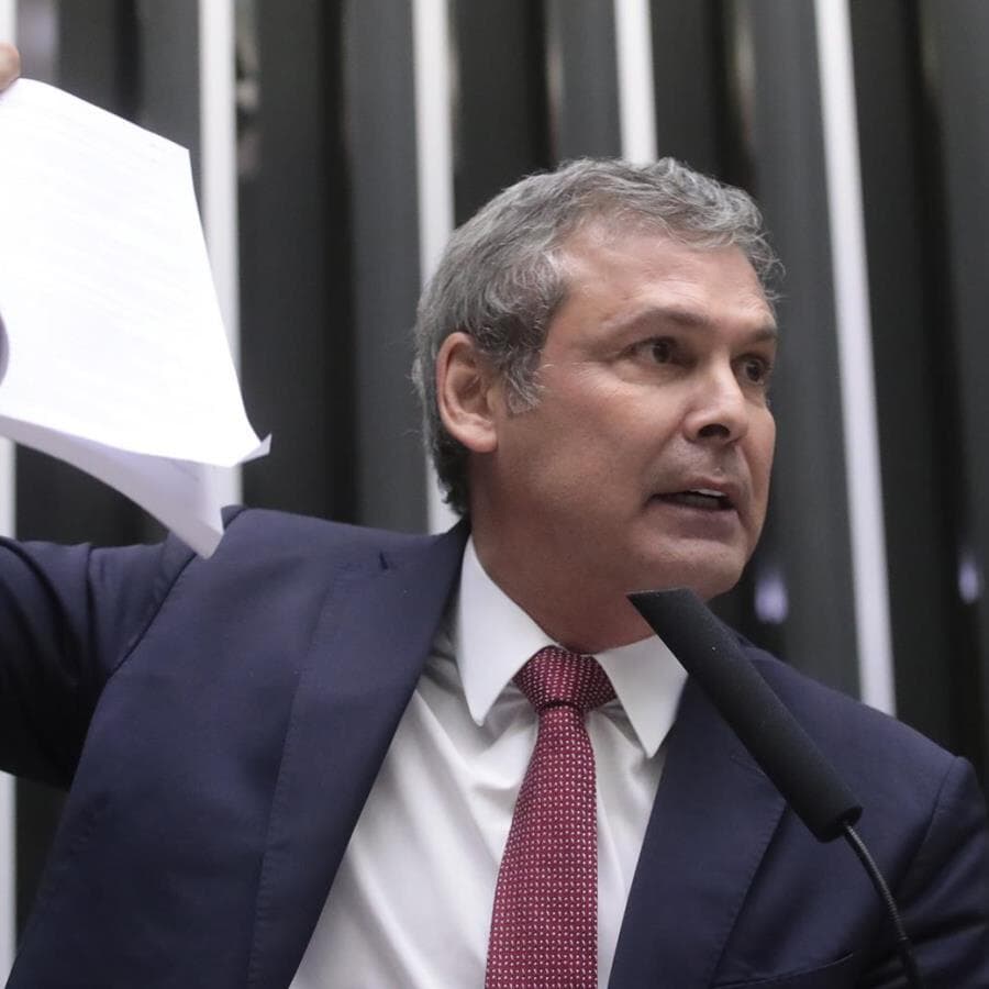 Lindbergh considera que licença de Eduardo Bolsonaro não o isenta de responder ao Conselho de Ética. - Bruno Spada/Câmara dos Deputados