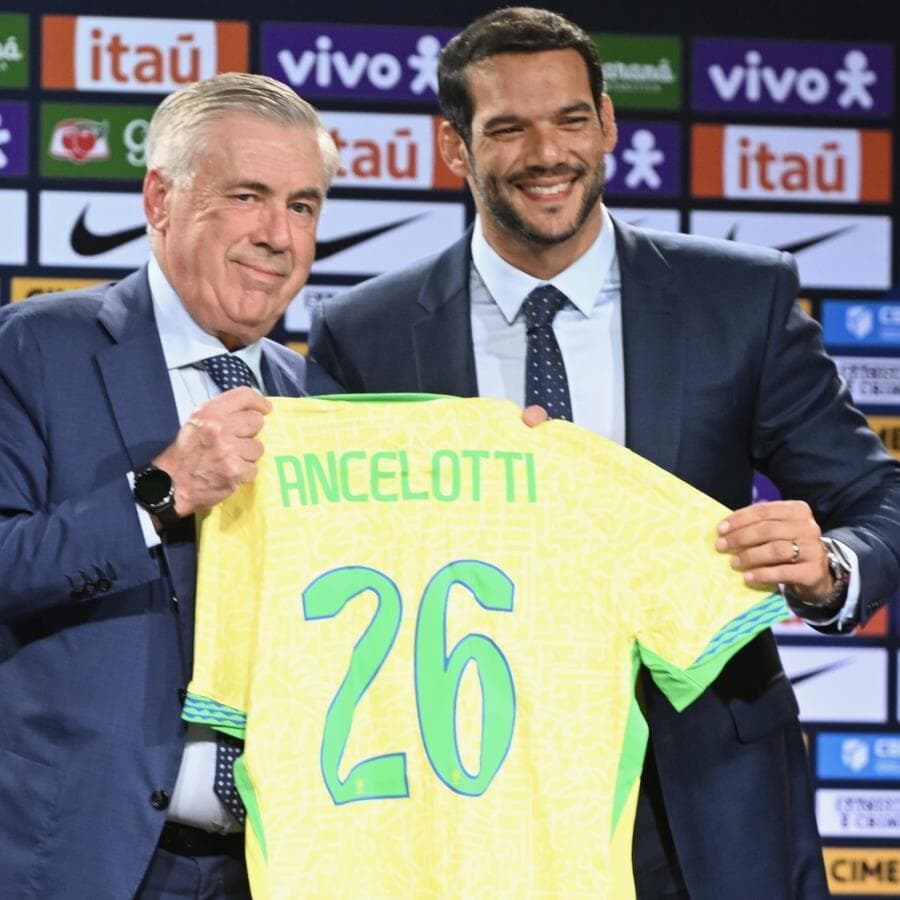 Carlo Ancelotti e SAmir Xaud. - Alexandre Brum/Agência Enquadrar/Folhapress