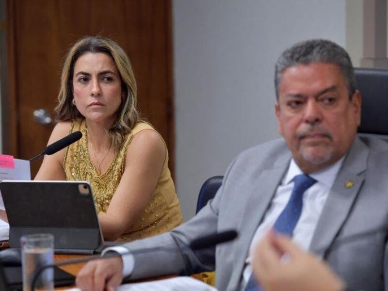 A senadora Soraya Thronicke (Podemos-MS), relatora da CPI das Bets, e o senador Dr. Hiran (PP-RR), presidente da comissão. - Saulo Cruz/Agência Senado