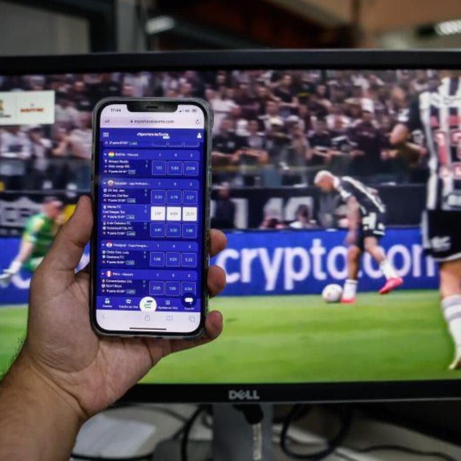Futebol pode perder R$ 1,6 bilhões em um ano com as restrições em contratos de bets, diz nota publicada pelos clubes. - Pedro Affonso/Folhapress