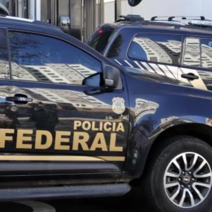 Viaturas da Polícia Federal. - Denny Cesare/Código 19/Folhapress
