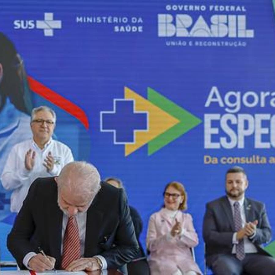 Lula assina relançamento de programa que tem como objetivo reduzir filas no Sistema Único de Saúde. - Ricardo Stuckert/PR