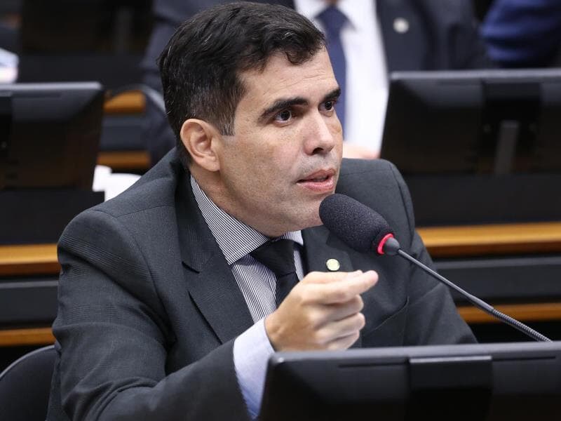 Ricardo Ayres recomendou a aprovação da proposta. - Vinicius Loures/Câmara dos Deputados