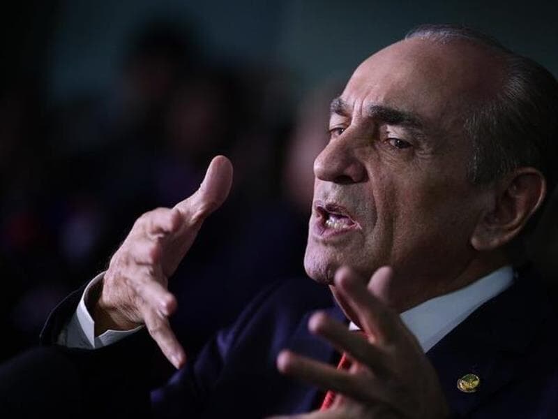 Marcelo Castro cedeu na CCJ, mas aposta que o plenário vai restabelecer o mandato de dez anos para senador, previsto inicialmente. - Pedro França/Agência Senado