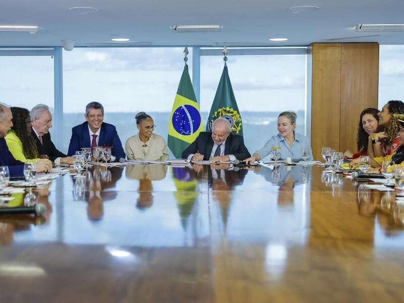 Mudança altera política de 2014 e amplia o alcance das ações afirmativas no funcionalismo. - Ricardo Stuckert / PR