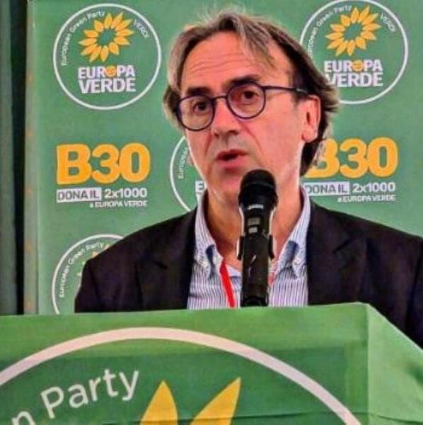 Angelo Bonelli sugere que o governo italiano revogue a cidadania de acusados de atentar contra a democracia. - Reprodução/Instagram/Angelo Bonelli