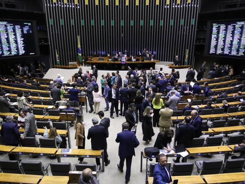Proposta prevê punições a prefeitos, governadores e secretários por atraso na aplicação de verbas. - Kayo Magalhães/Câmara dos Deputados